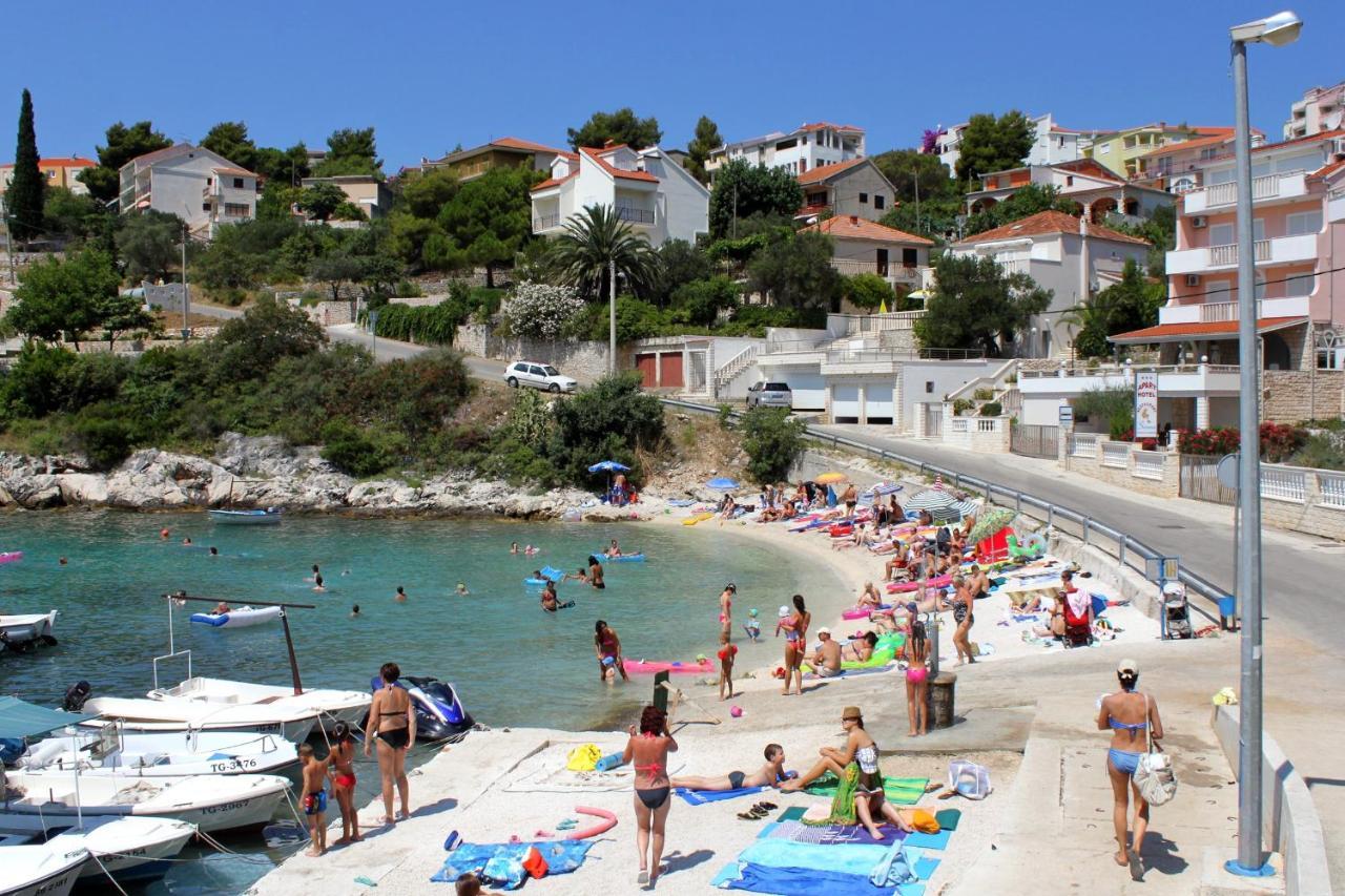 טרוגיר Apartments With A Parking Space Mavarstica, Ciovo - 17803 מראה חיצוני תמונה