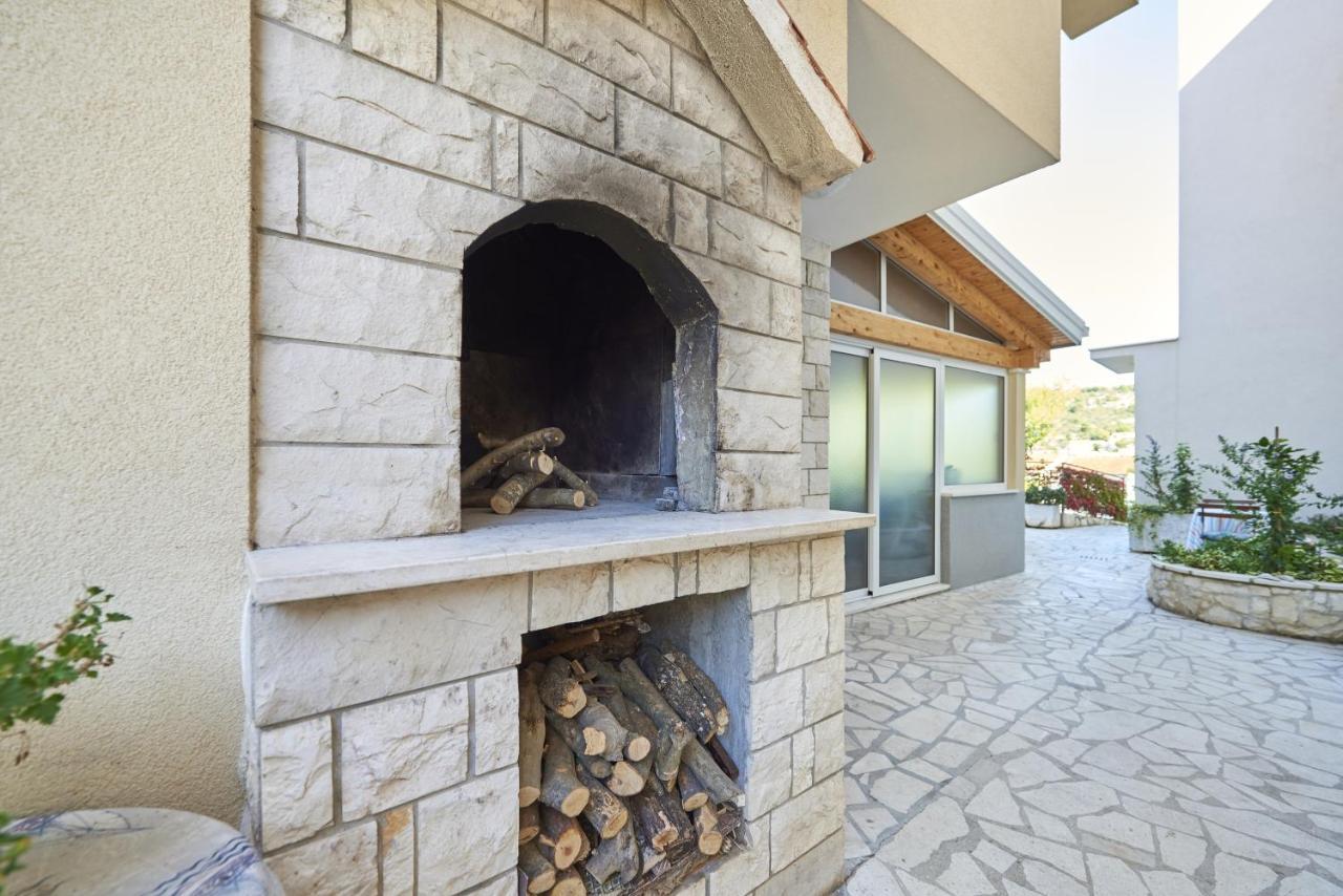 טרוגיר Apartments With A Parking Space Mavarstica, Ciovo - 17803 מראה חיצוני תמונה