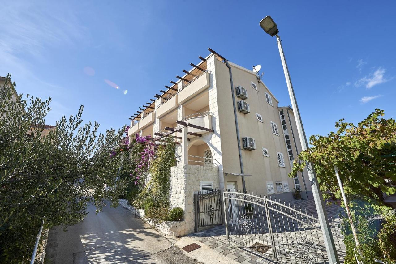 טרוגיר Apartments With A Parking Space Mavarstica, Ciovo - 17803 מראה חיצוני תמונה