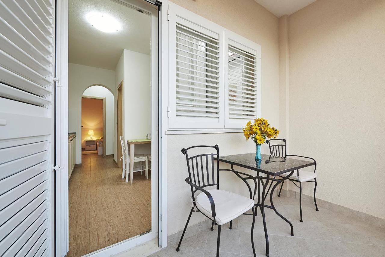 טרוגיר Apartments With A Parking Space Mavarstica, Ciovo - 17803 מראה חיצוני תמונה