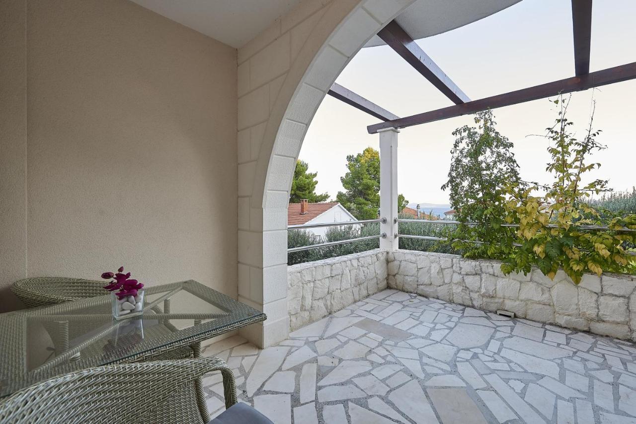 טרוגיר Apartments With A Parking Space Mavarstica, Ciovo - 17803 מראה חיצוני תמונה