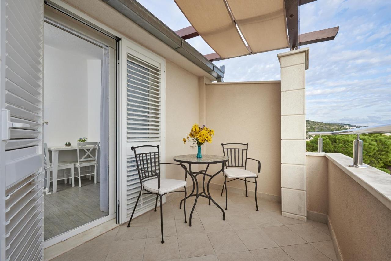 טרוגיר Apartments With A Parking Space Mavarstica, Ciovo - 17803 מראה חיצוני תמונה