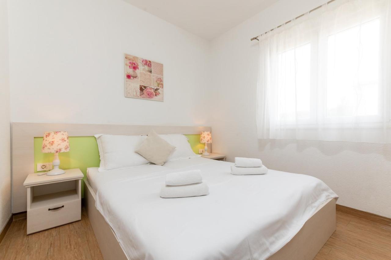 טרוגיר Apartments With A Parking Space Mavarstica, Ciovo - 17803 מראה חיצוני תמונה