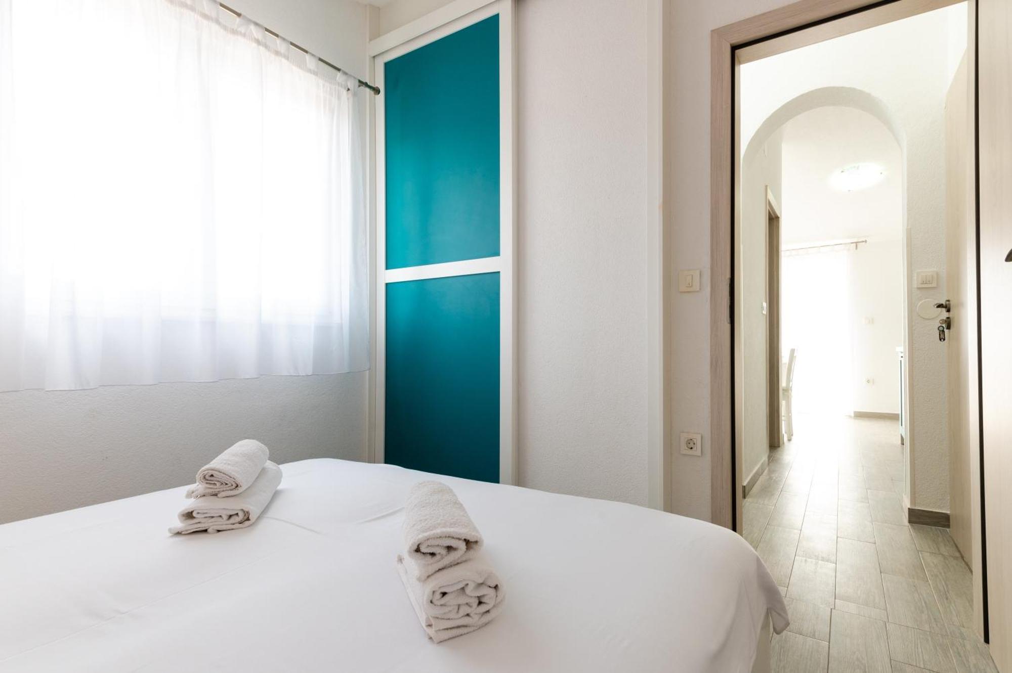 טרוגיר Apartments With A Parking Space Mavarstica, Ciovo - 17803 חדר תמונה