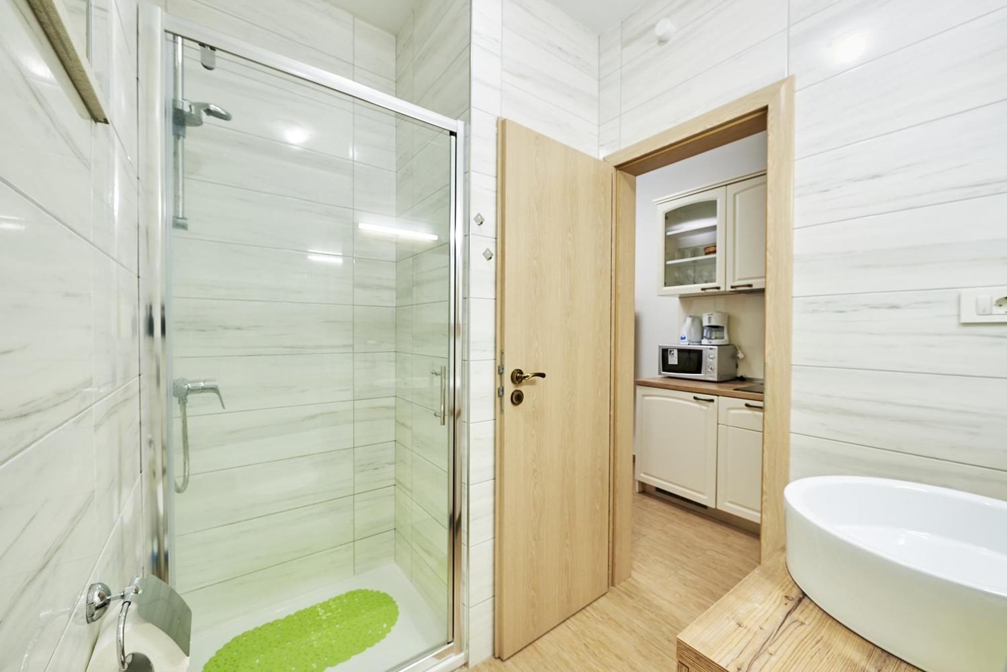 טרוגיר Apartments With A Parking Space Mavarstica, Ciovo - 17803 חדר תמונה
